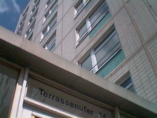 das Haus im Dresdner Stadtzentum war einst Heimat fuer 218 Mietparteien