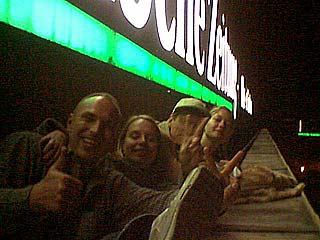 Am Abend waren alle Gaeste gluecklich